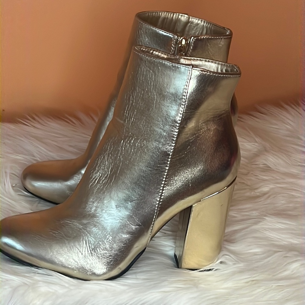 Bamboo metallic gold booties sz 10